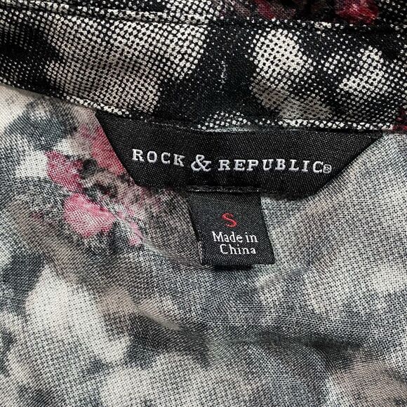 ROCK & REPUBLIC Blouse Floral Black White Button Front Roll Tab Sleeve Womens S - Picture 4 of 9
